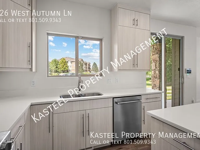 126 W Autumn Ln — Photo 7