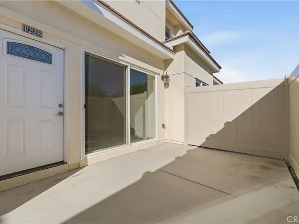 1228 S San Antonio Ave, Pomona, CA 91766