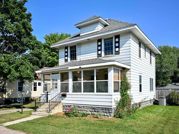 1152 W 5th St, Winona, MN 55987