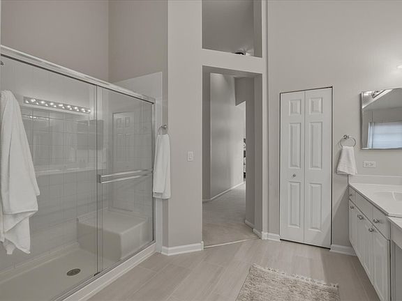 5th image of 1524 Woodbury Cir