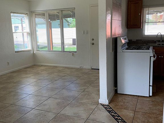 5th image of 502 W Highland Ave APT A