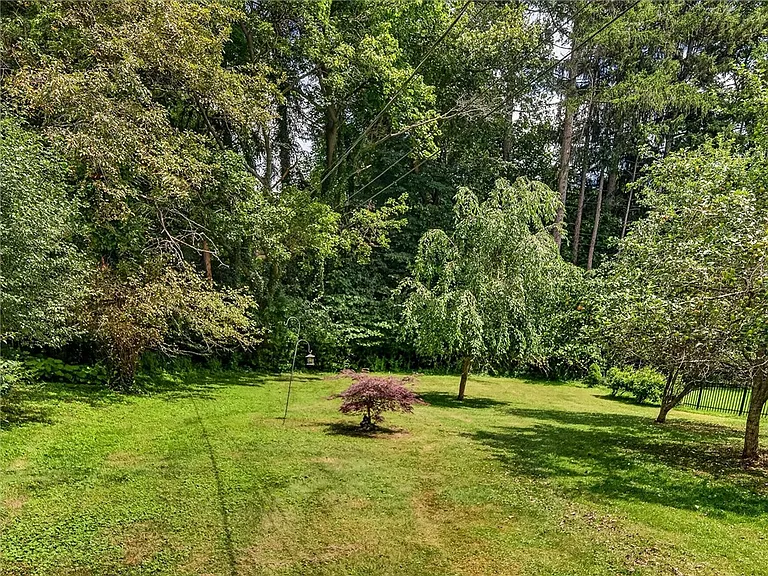 82 Clovercrest Dr — Photo 34