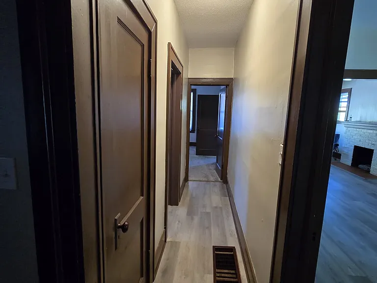 927 W High St #A — Photo 8