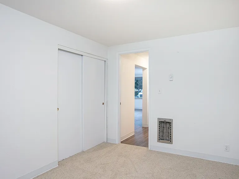 Pacific Ridge Apartments — Photo 18