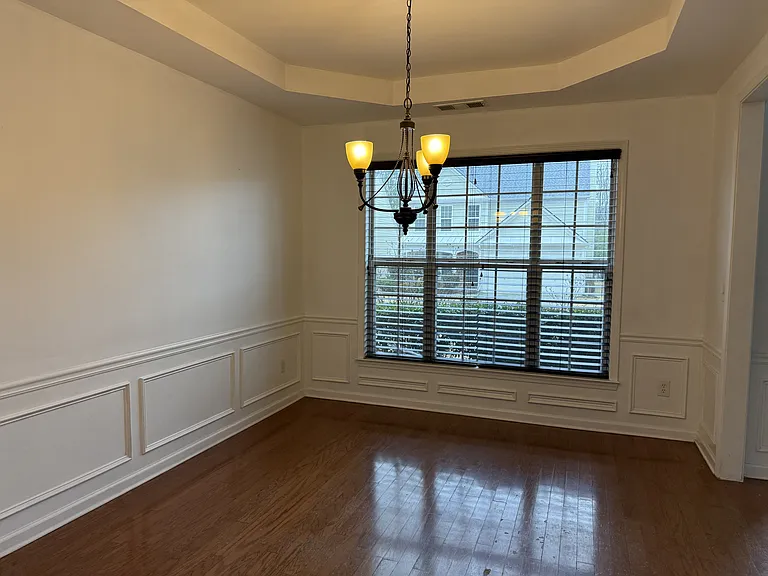 425 Friars Head Dr — Photo 4