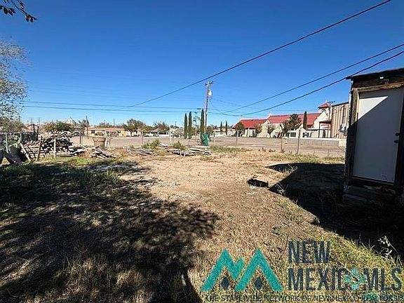3rd image of 303 E Albuquerque St