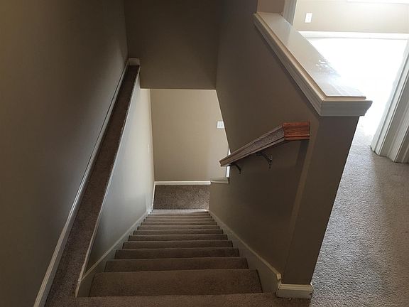 5th image of 805 Oak Arbor Ct