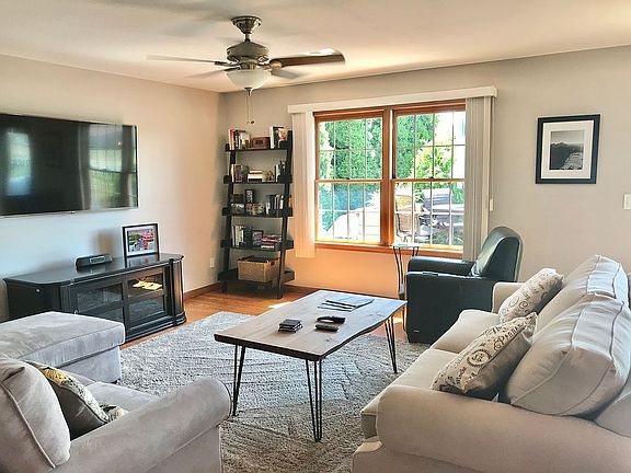 3rd image of 816 Country Creek Dr