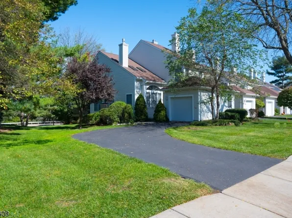 24 Alpine Dr, Lincoln Park Boro, NJ 07035