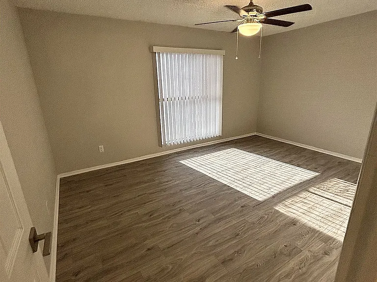 Master_Bedroom_Entry_118364
