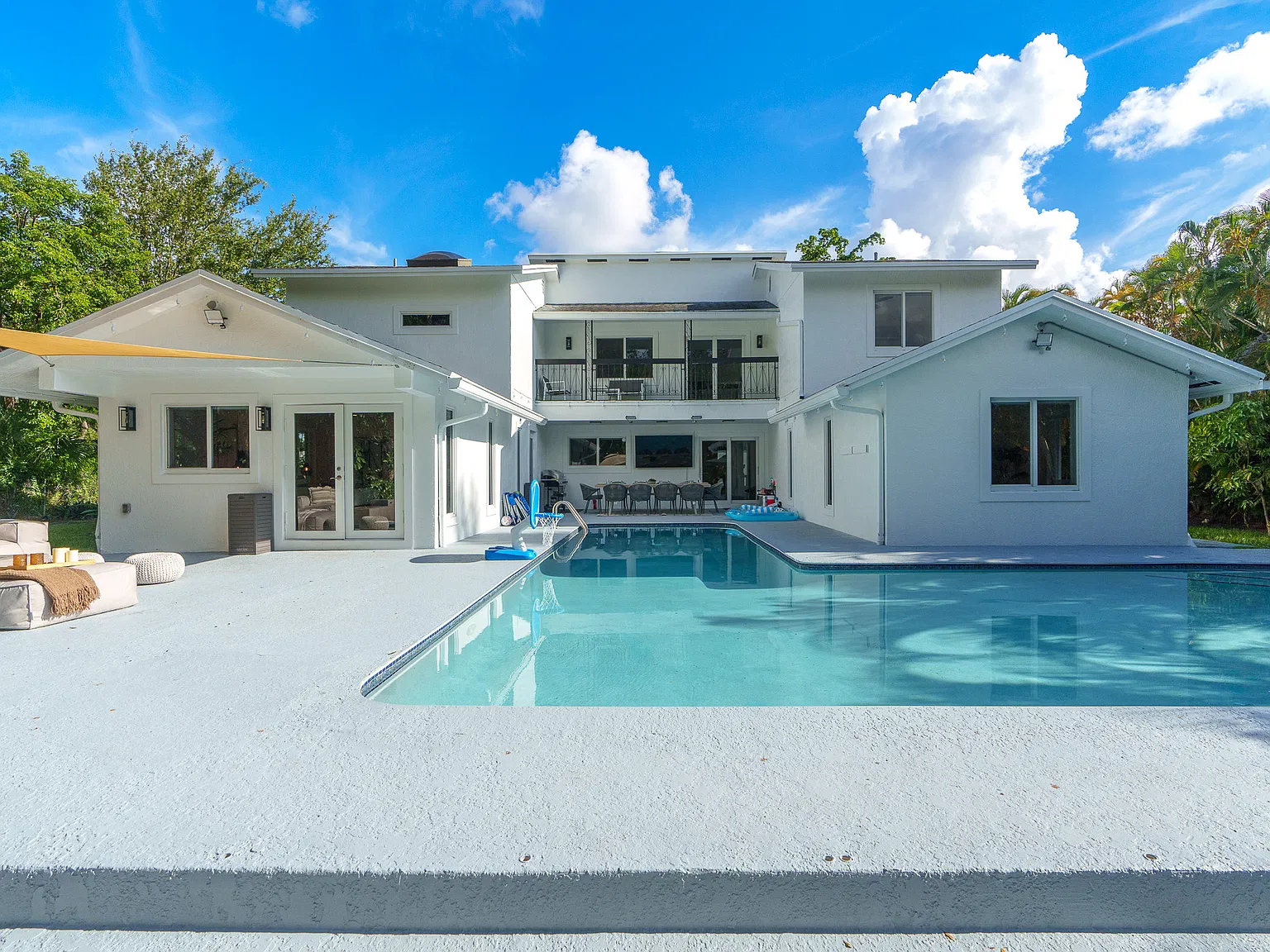 5 bed, 3200 sqft, $10,500 — Photo 4
