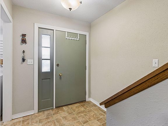 3rd image of 7227 W Franklin Ave