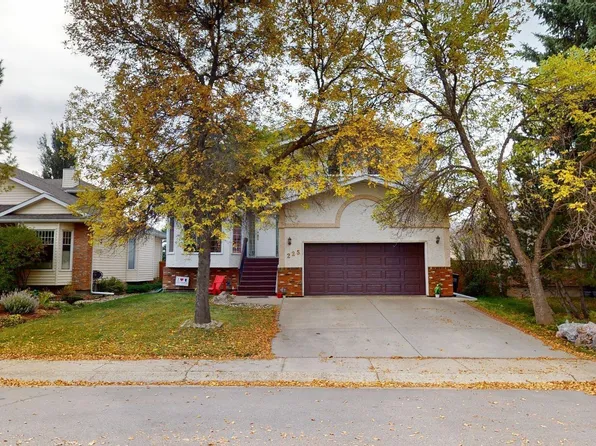 225 Heagle Cres NW, Edmonton, AB T6R 1V6