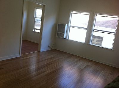 4th image of 233 S Kenmore Ave APT 204