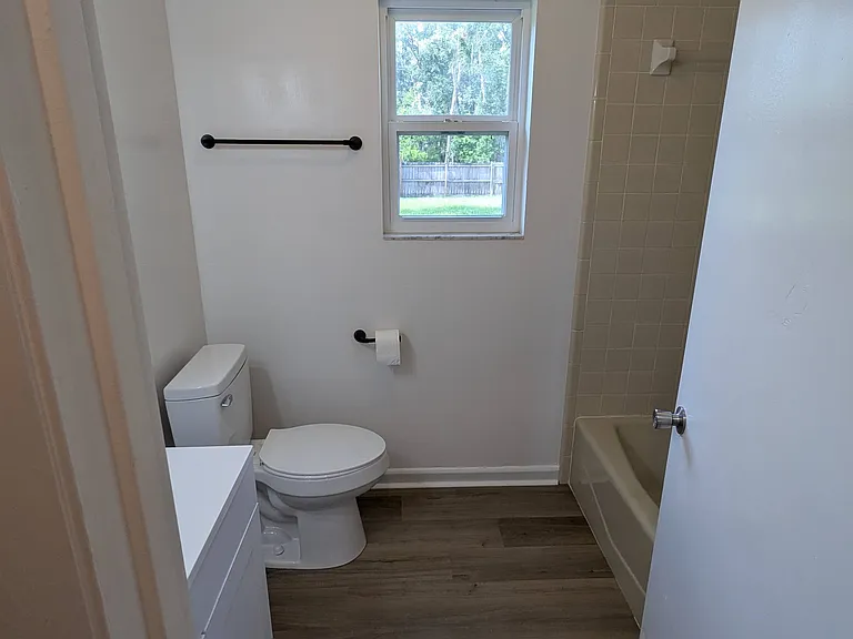 507 Governor Ave NE — Photo 6