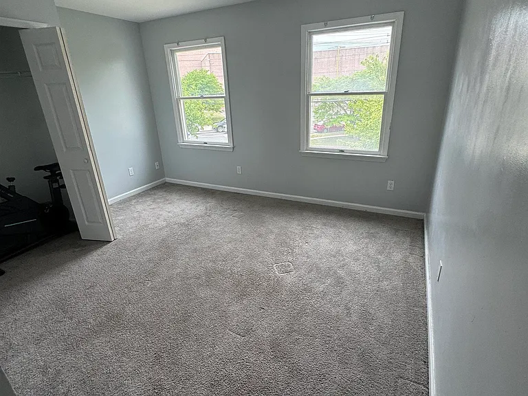 325 N Ohio Ave — Photo 23