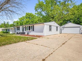 7423 Cadet Rd, Machesney Park, IL 61115