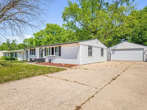 7423 Cadet Rd, Machesney Park, IL 61115