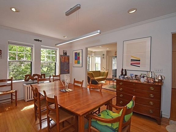 4th image of 993 Memorial Dr APT 203