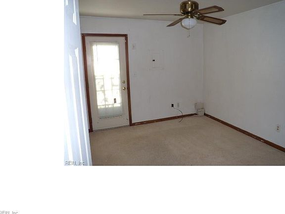 4th image of 1047 Wickford Ct