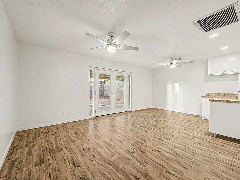 8436 E Cambridge Ave — Photo 12