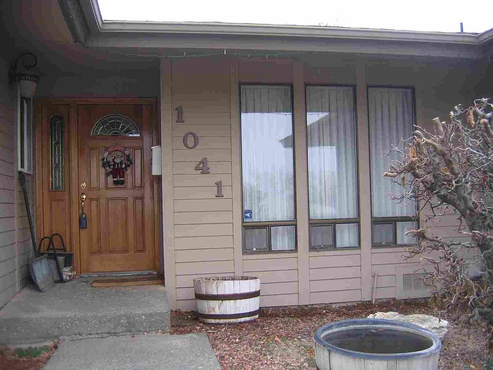 1st image of 1041 S Skyline Dr