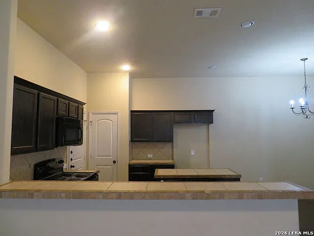 554 Creekside Cir — Photo 9