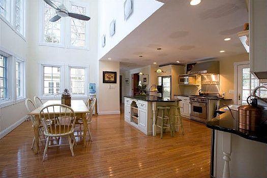 Kitchen - 2 story ceiling