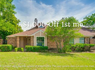 10240 Hillhouse Ln, Dallas, TX 75227