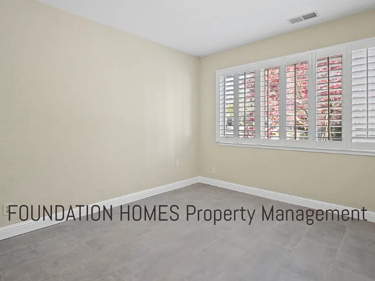 28 Mariner Green Dr — Photo 12