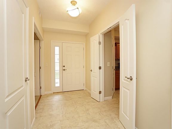 3rd image of 4475 English Oak Ct