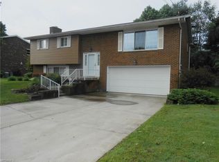 610 55th St, Vienna, WV 26105
