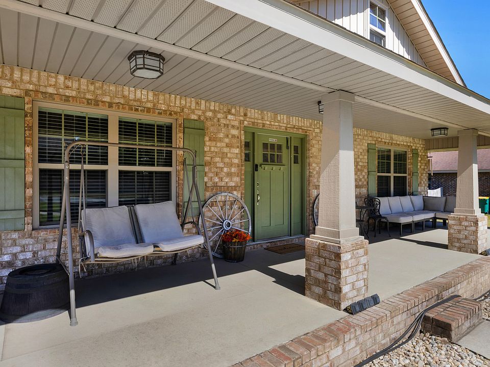 1st image of 2428 Genevieve Way