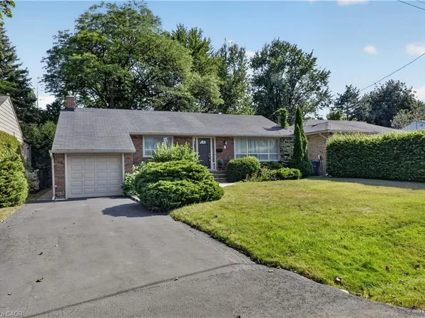 7 Greening Cres, Etobicoke, ON M9A 1N9