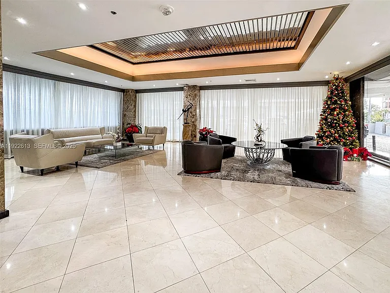 8877 Collins Ave #809 — Photo 37