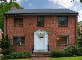 132 Bonad Rd, Brookline, MA 02467