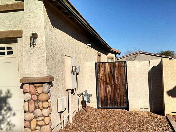 3rd image of 13816 W Country Gables Dr