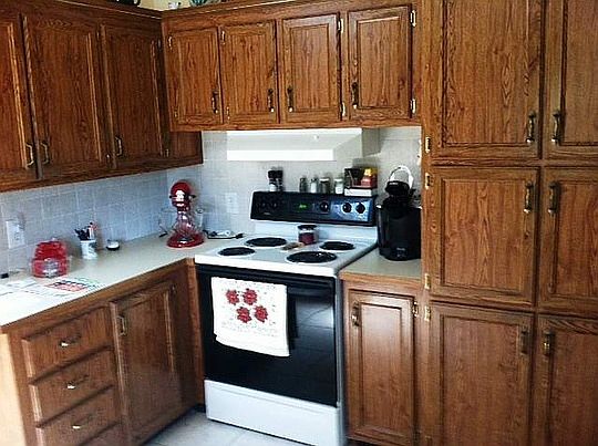 3rd image of 2350 Primavera Ave