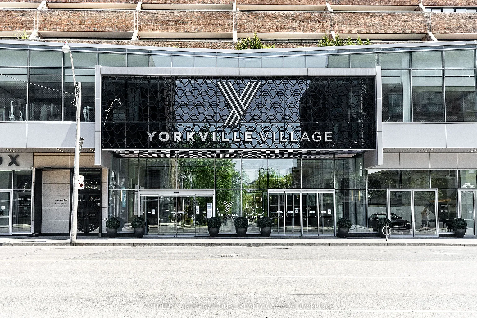 55 A Avenue Rd #408 photo 1