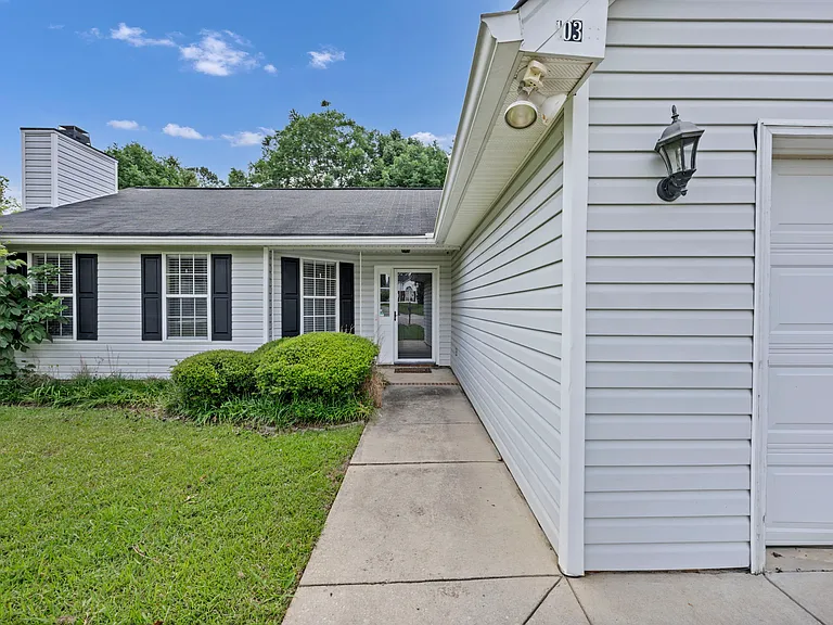 103 Walnut Grove Cir — Photo 3