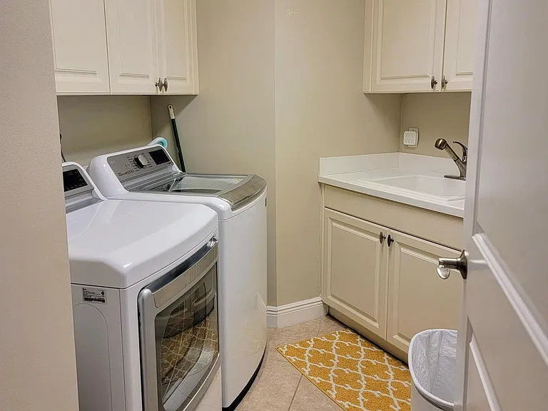 6081 Silver King Blvd #302 — Photo 32