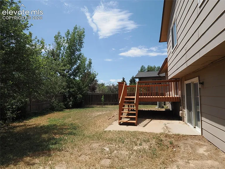 7525 Deer Trl — Photo 23