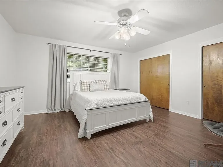 1369 Crescent Dr — Photo 10