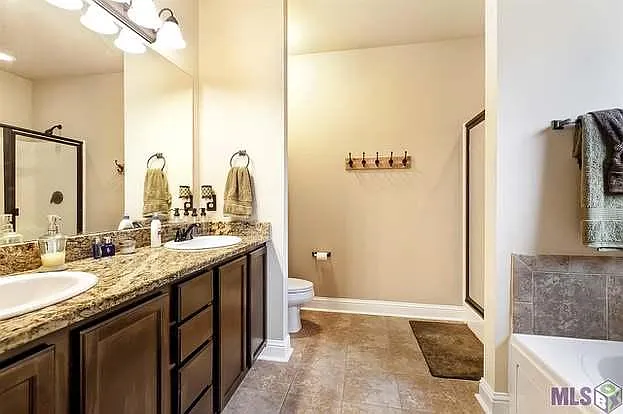 16316 Timberstone Dr — Photo 5