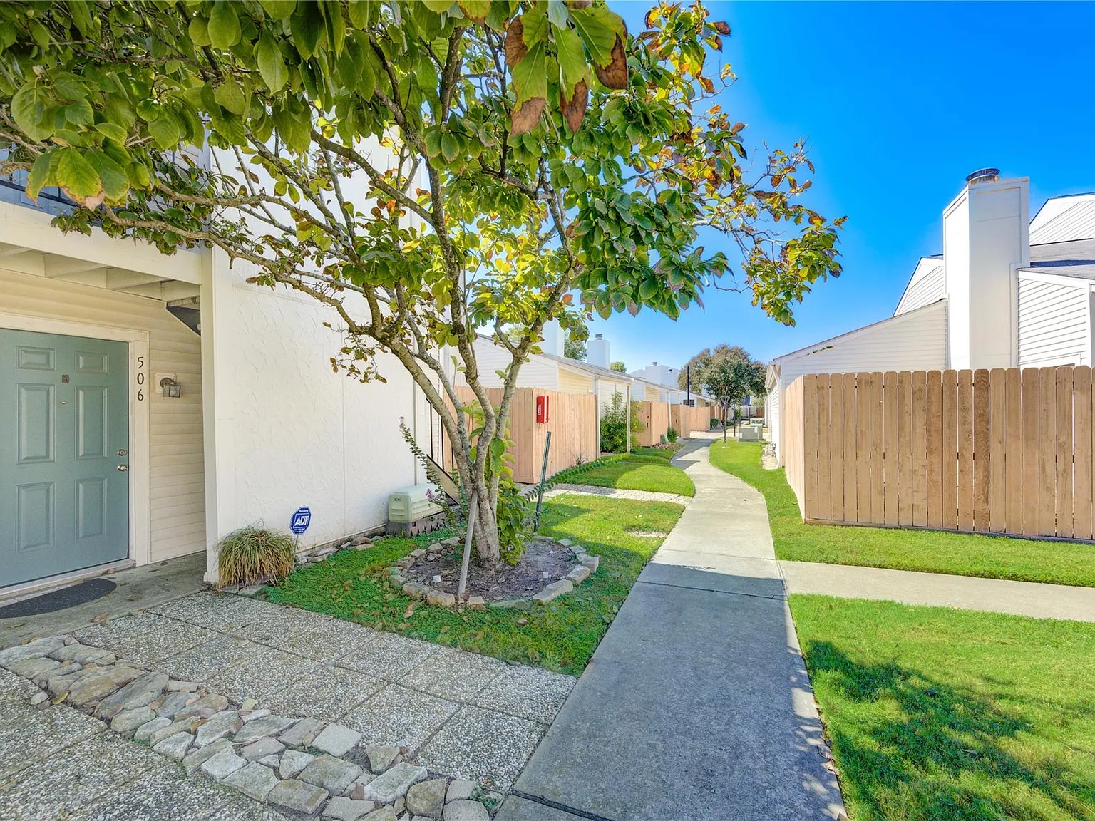 2 bed, 2.0 bath, 1120 sqft, $1,200 — Photo 3
