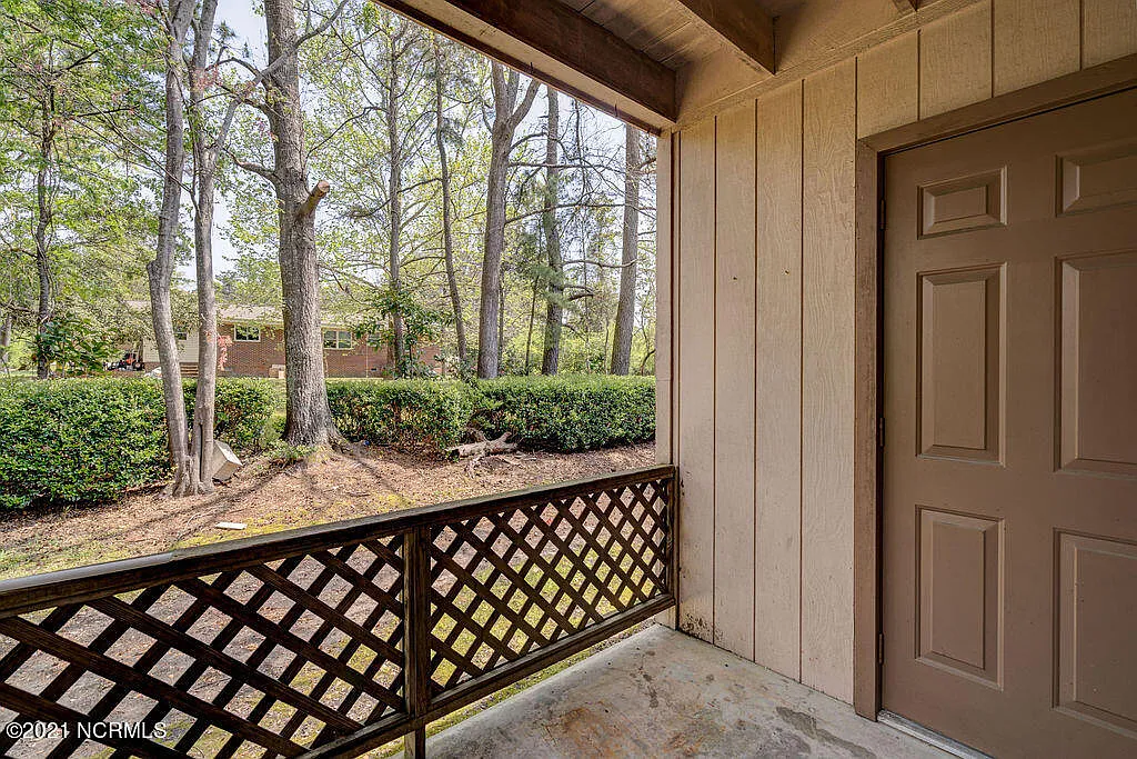 2 bed, 2.0 bath, 892 sqft, $1,400 — Photo 2