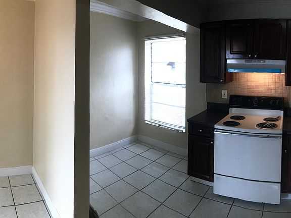 2nd image of 13695 NE 3rd Ct #C08