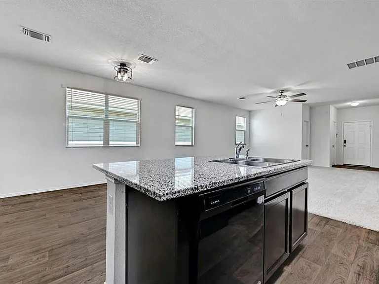 3705 Conyers Ln — Photo 11