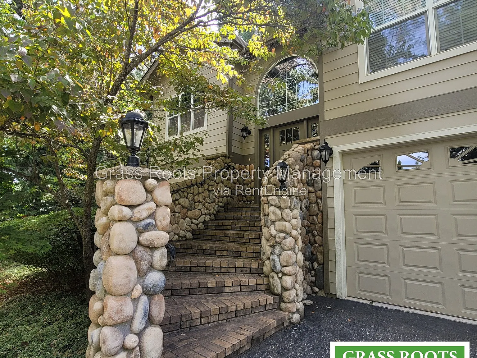3 bed, 2.5 bath, 2296 sqft, $3,200 — Photo 1