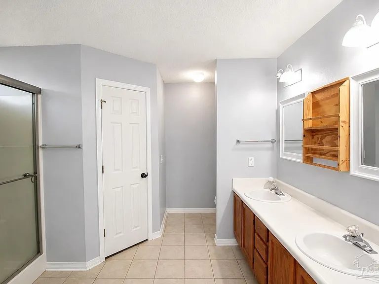 10609 Creek Ridge Dr — Photo 9